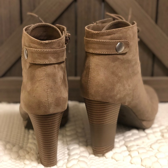 Size 9 boots - a.n.a A New Approach - Picture 5 of 7